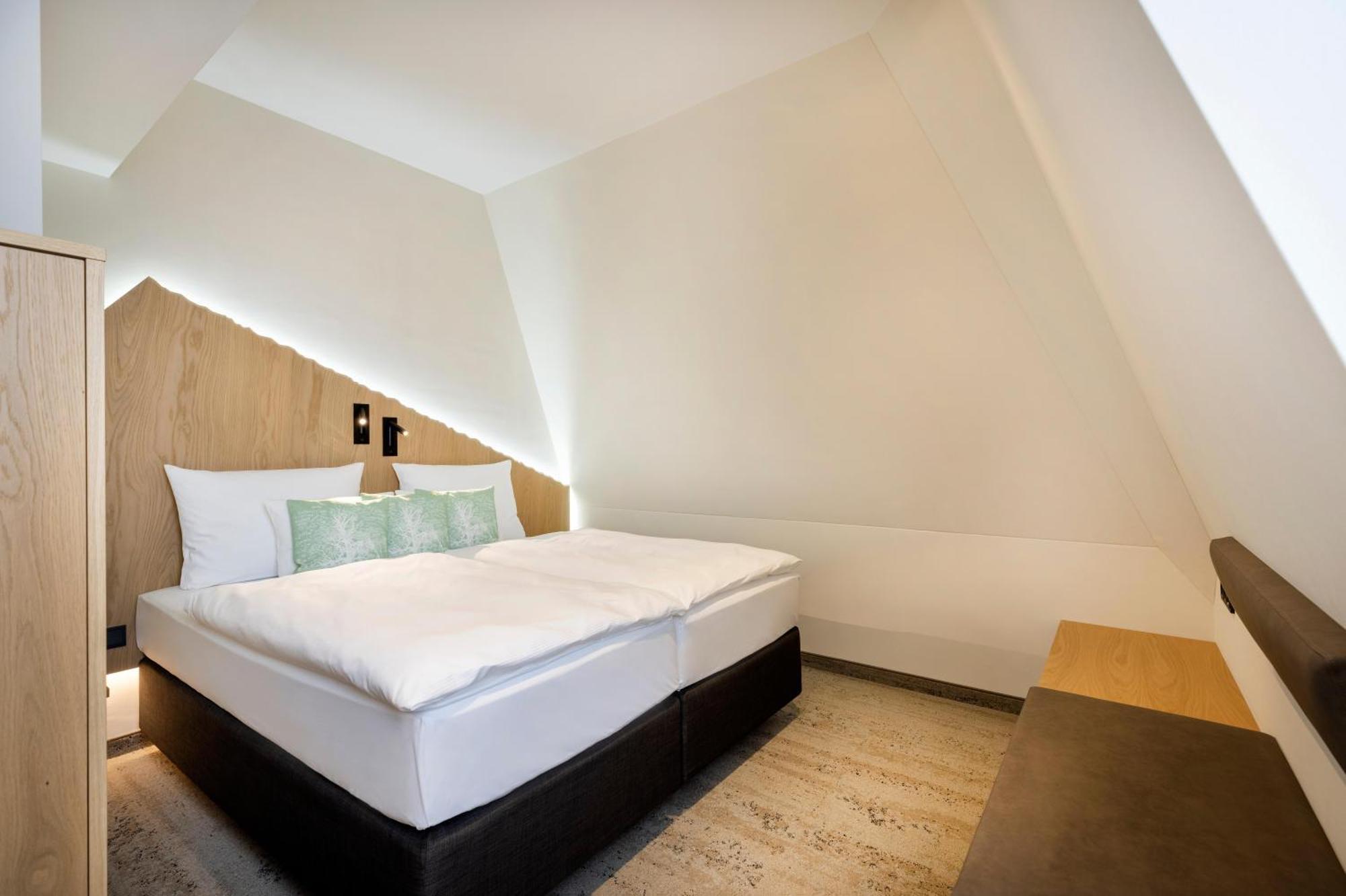 Arcotel Hafencity - Am Neustädter Elbufer 4*